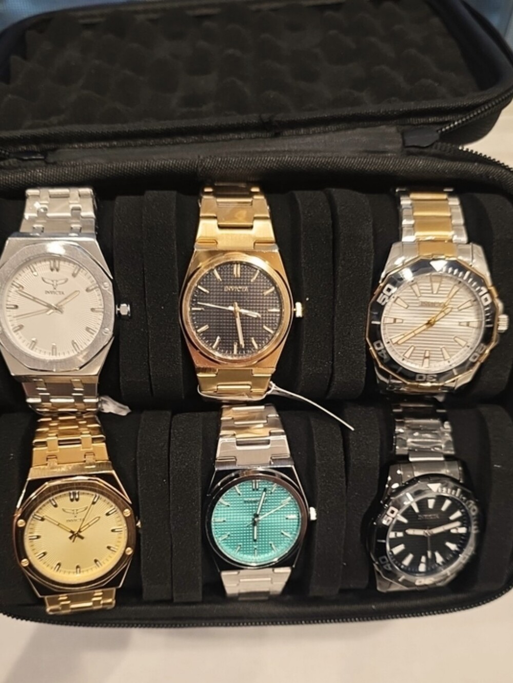824.  Set Of 6!! Men's High-End Invicta Watches In A 6-slot Case.